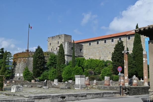 Das Castello di San Giusto in Triest.