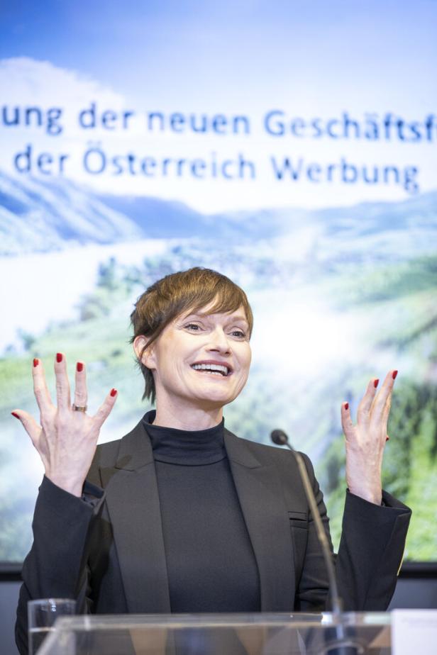 Geschäftsführerin der Österreich Werbung, Astrid Steharnig-Staudinger, bei einer Pressekonferenz
