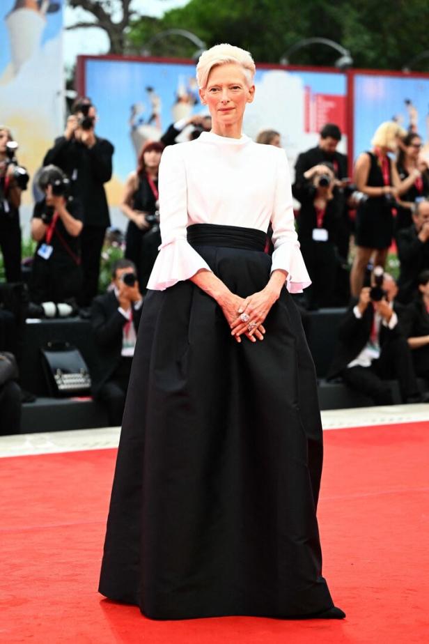 Tilda Swinton auf dem roten Teppich bei den Filmfestspielen von Venedig.