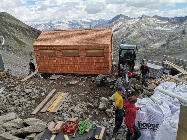 Die neue wasserlose Toilette der Neuen Prager Hütte.