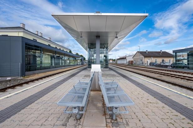 Bahnsteig Bahnhof Mattersburg