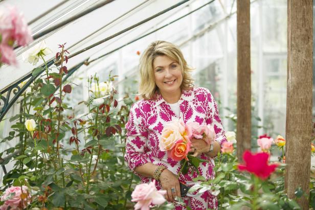 Highclere Castle Lady Carnarvon mit ihrer Rosenzucht.