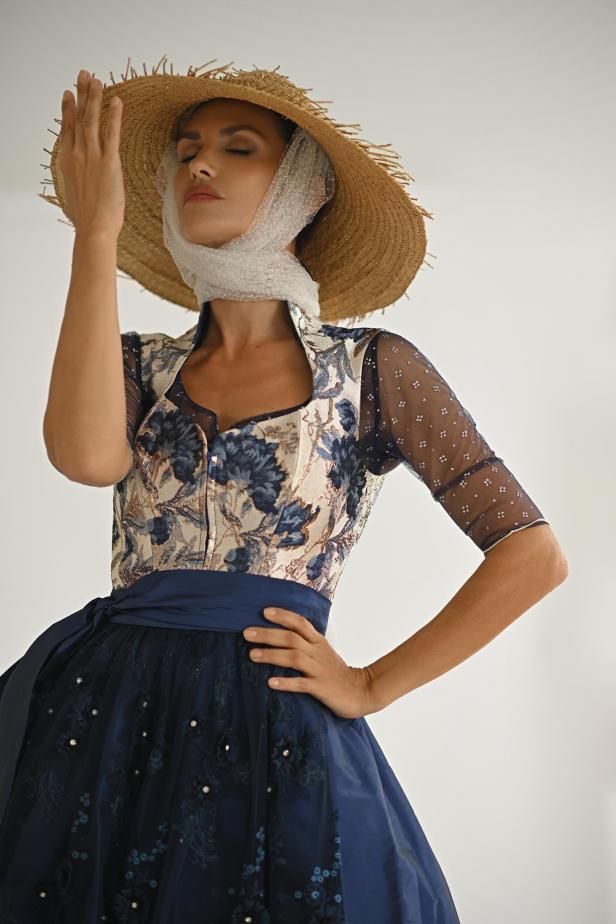 Tanja Duhovich im DIrndl