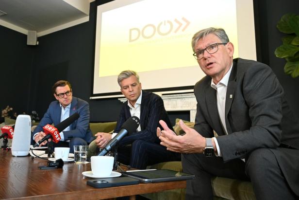 PK DIGITALOFFENSIVE ÖSTERREICH (DOÖ) "BILANZ ÜBER 10 JAHRE INFRASTRUKTURINVESTITIONEN": KICKER / ARNOLDNER / SCHREFL 120 Millionen Euro: Telekomfirmen wollen Breitbandförderung nicht