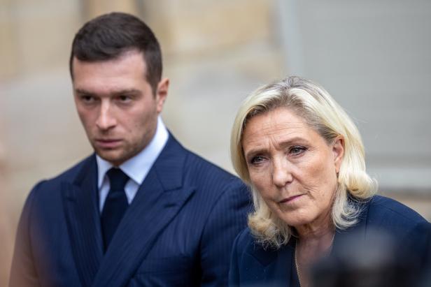 French Prime Minister Bayrou meets party leaders ahead of confidence vote