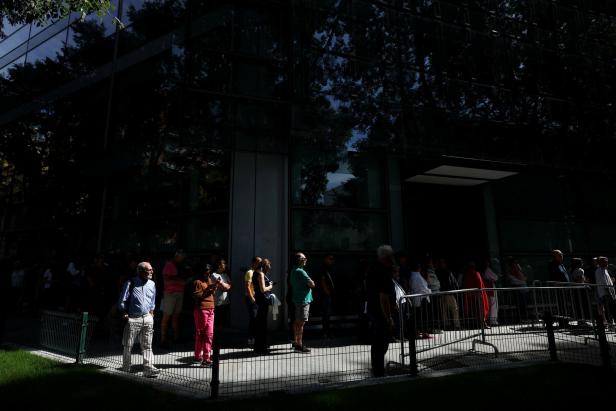 Designer Giorgio Armani lies in state, in Milan