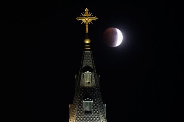 "Blutmond" über Österreich: So spektakulär war die totale Mondfinsternis