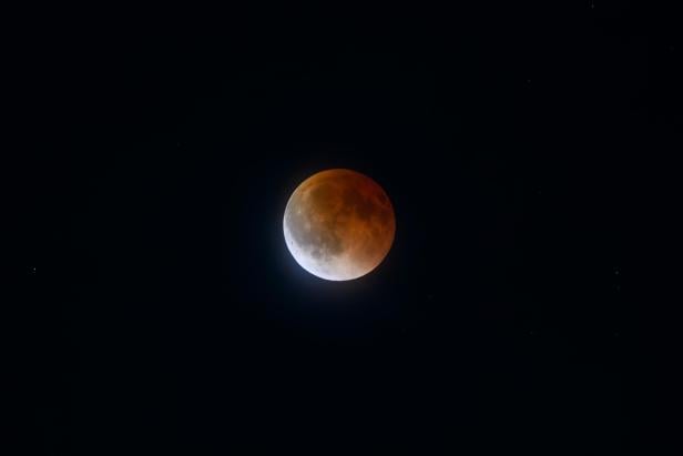 TOTALE MONDFINSTERNIS "Blutmond" über Österreich: So spektakulär war die totale Mondfinsternis