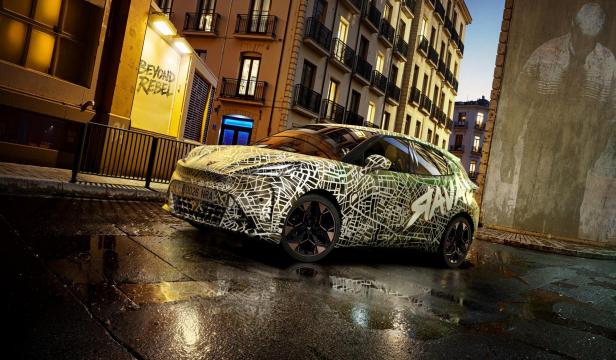 Der neue Cupra Raval im Tarnkleid