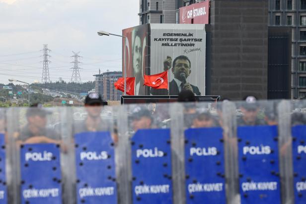 Mit Polizei und Justiz will Erdoğan der Opposition Garaus machen