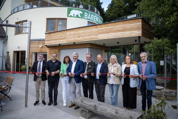 Bärenwald Arbesbach wurde renoviert: drei neue Gehege für die fünf Braunbären. Bärenwald Arbesbach wurde renoviert: drei neue Gehege für die fünf Braunbären.