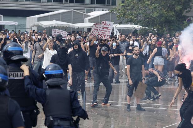 'Block everything' protests sweep across France