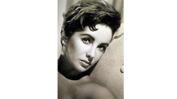 47.000 Euro für ein Kleid von Amy Winehouse