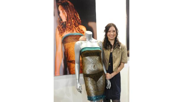 47.000 Euro für ein Kleid von Amy Winehouse