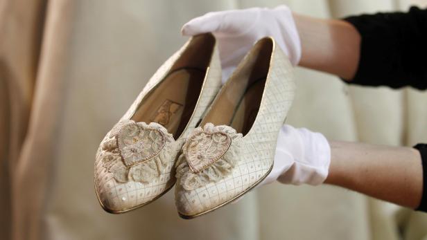 47.000 Euro für ein Kleid von Amy Winehouse