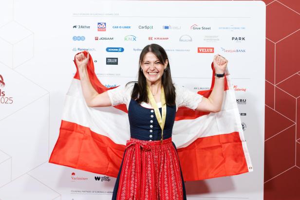 Sarah Sinnhuber, Fliesenlegerin