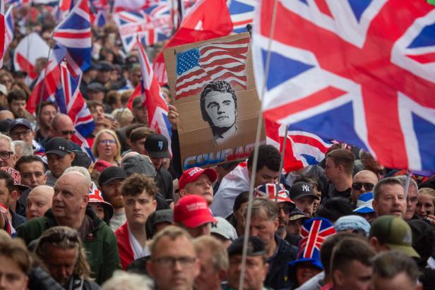 Eine „Unite the Kingdom“-Kundgebung der extremen Rechten in London.