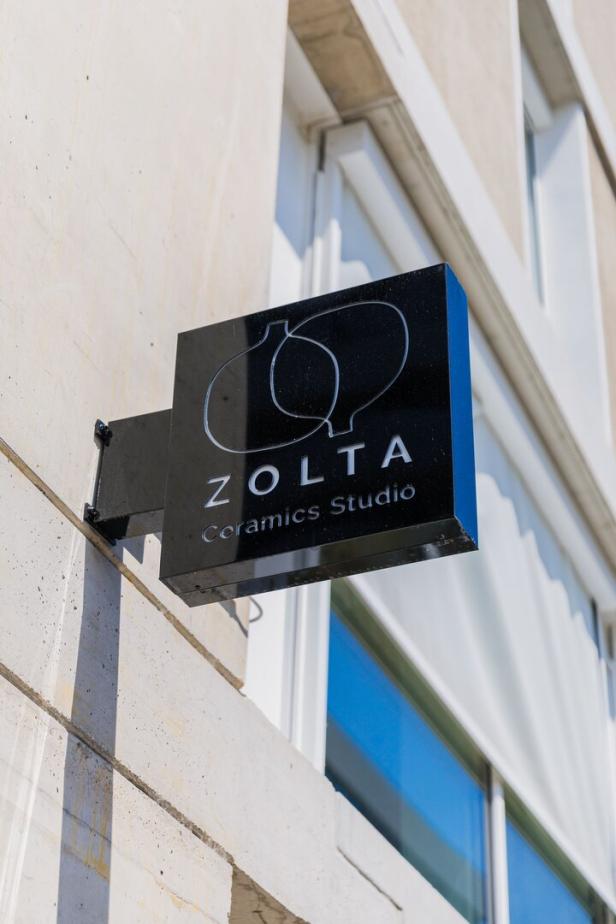 Schild für das Zolta Ceramics Studio.