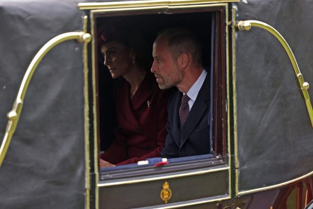 Der britische König empfängt den US-Präsidenten während eines Staatsbesuchs in Großbritannien.