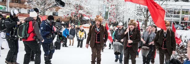 Höllenritt auf der größten Skibühne der Welt