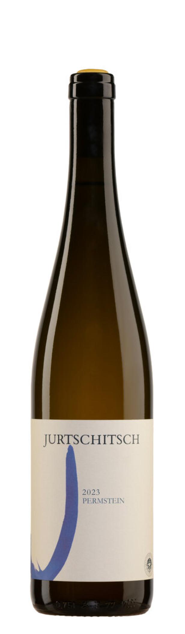 Eine Flasche „Jurtschitsch Permstein 2023“ Weißwein.