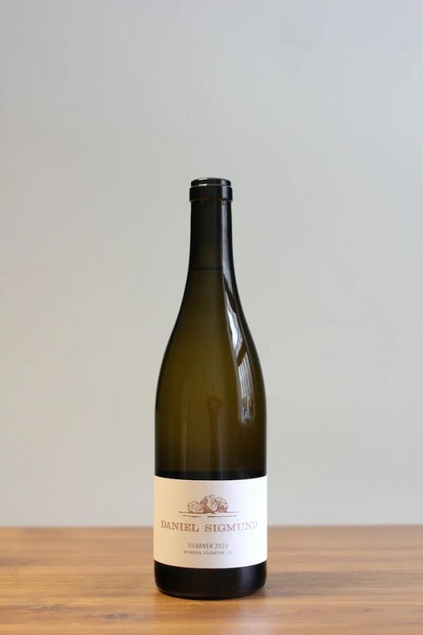 Eine Flasche Silvaner 2023 Wein von Daniel Sigmund.