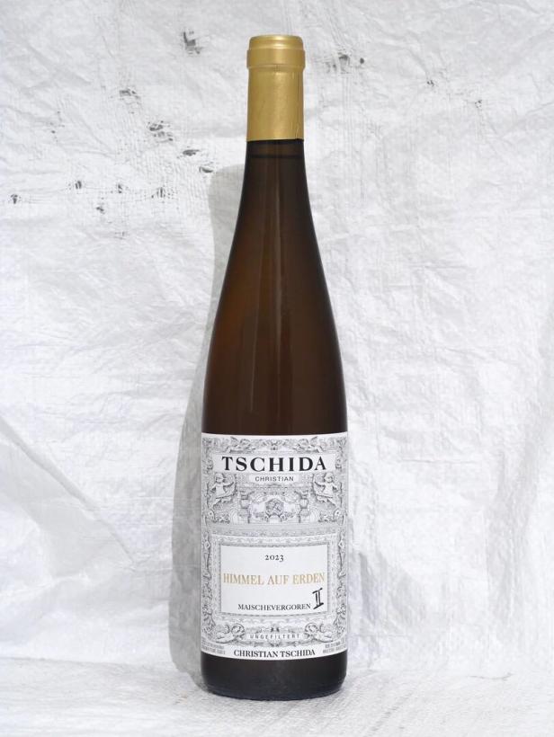 Eine Flasche „Himmel auf Erden II“ Weißwein von Christian Tschida, Jahrgang 2023.