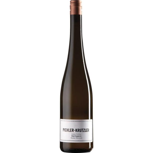 Eine Flasche Grüner Veltliner Ried Supperin von Pichler-Kratzler aus der Wachau, Österreich.