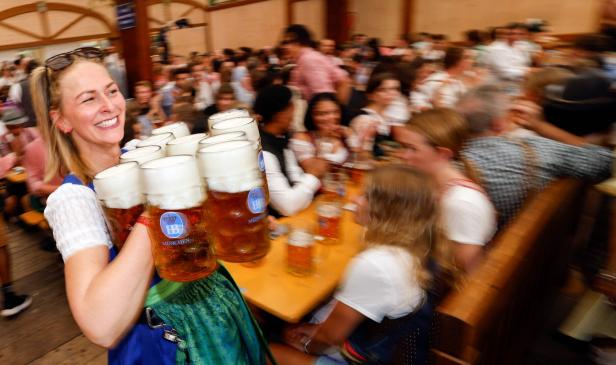 GERMANY-BEER-FESTIVAL-OKTOBERFEST
