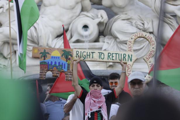 DEMONSTRATION PALÄSTINA SOLIDARITÄT ÖSTERREICH "SANKTIONEN GEGEN ISRAEL - JETZT SOFORT DEN GENOZID UND DEN HUNGERMORD STOPPEN!"