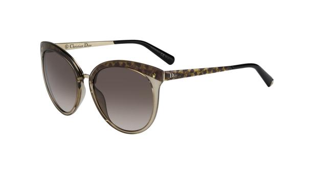 Eine braune Christian Dior Sonnenbrille mit Leopardenmuster an den Bügeln.