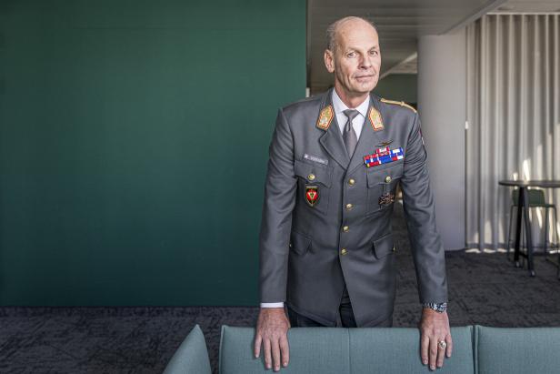 Generalmajor Harald Vodosek im Studio des Milchbar-Podcasts in 1190 Wien.