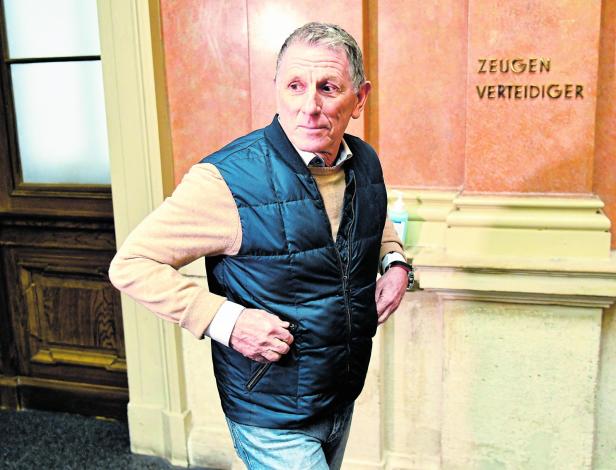 Peter Hochegger: "Wenn ich die Fußfessel habe, mache ich den Nachtportier"