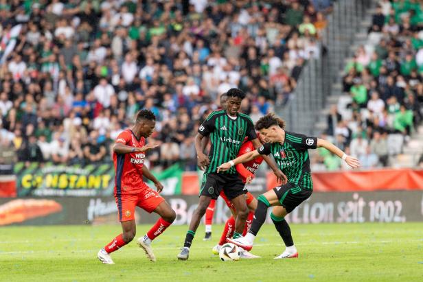 Mouhamed Sy (Mitte) ist in dieser Saison einer der auffälligsten Spieler des FC Wacker
