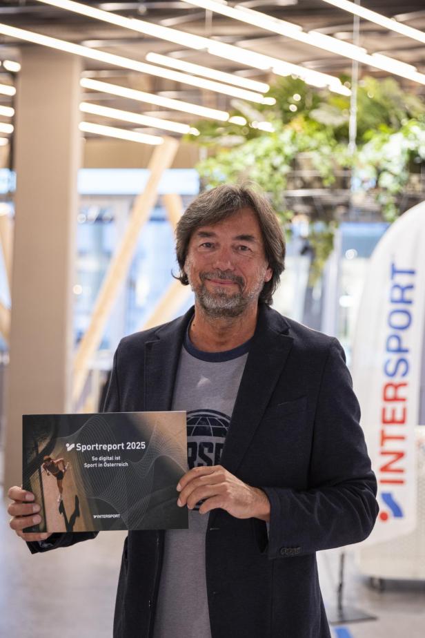 Franz Koll in einer Intersport-Filiale