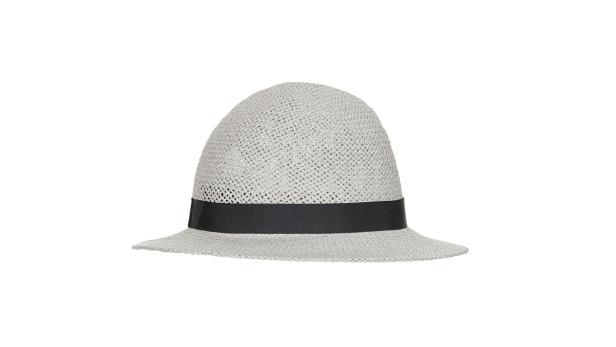 Ein grauer Strohhut mit einem schwarzen Band.