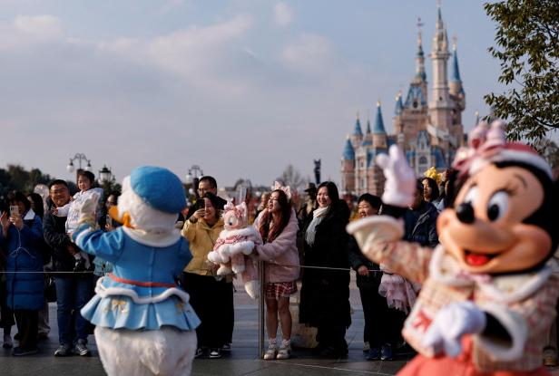 Turbulente Zeiten für Disney: Wie der Megakonzern sein Geld macht