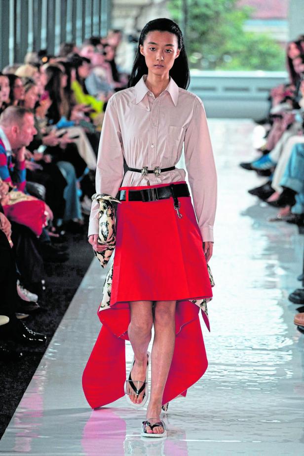 FASHION-BRITAIN-TOGA