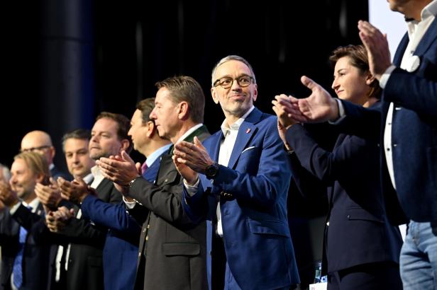 Herbert Kickl mit den Landesparteiobleuten