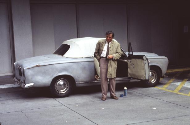 Columbo mit Auto