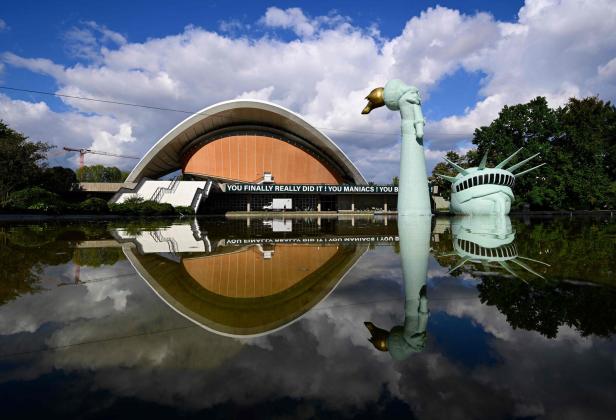 TOPSHOT-GERMANY-CULTURE-MEDIA-ART-STATUE OF LIBERTY