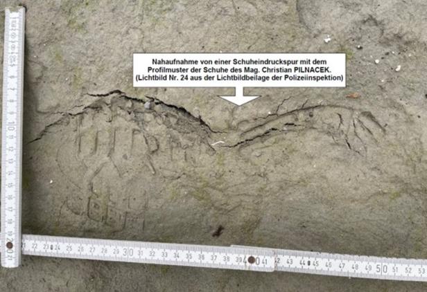 Am Ufer wurde nur Pilnaceks Fußabdruck entdeckt