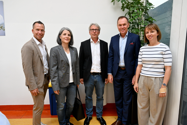 Christoph Guserl (GRAG-GF), Katharina Luger (AMS), Gerhard Pils (BMASGPK), Innungsmeister Gerhard Komarek und Milica Tomic-Schwingenschlögl (AMS).