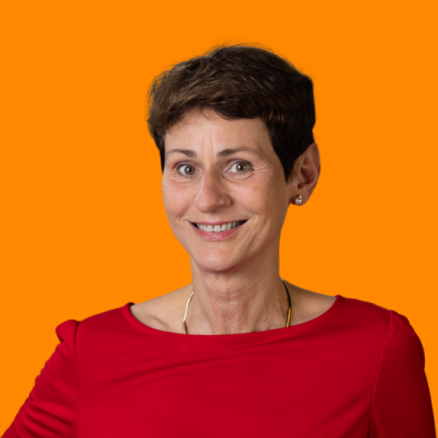 Martina Ernst ist Gehaltsexpertin und HR-Profi