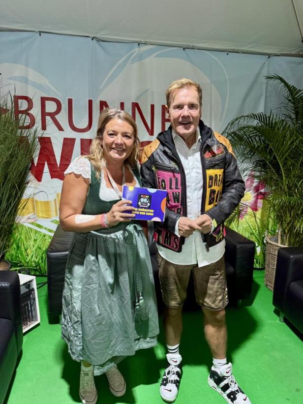 Moderatorin Verena Schneider mit Dieter Bohlen