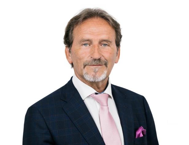Porträt von Harald G. Janisch, Wiener Fachgruppenobmann.