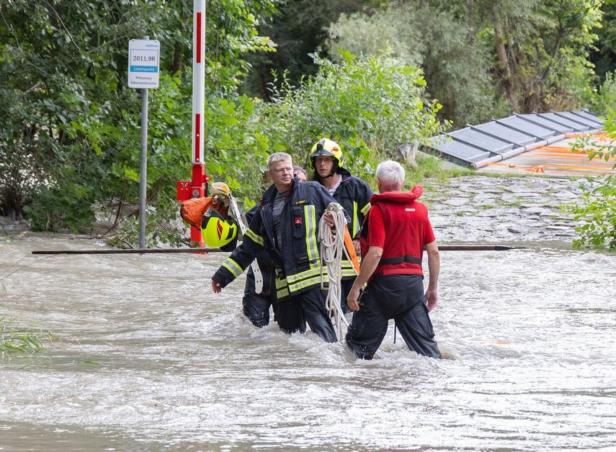 Rettungseinsatz im Hochwasser 46-219264612