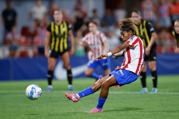 TOPSHOT-FBL-EUR-C1-WOMEN-ATLETICO MADRID-HACKEN