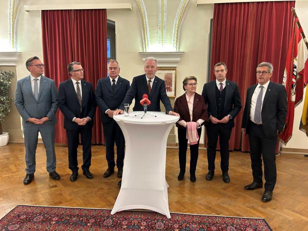 Klaus Schneeberger und die ÖVP verkündeten Dienstagabend den Verkauf der Gemeindewohnungen