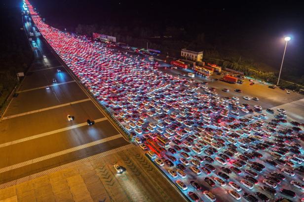TOPSHOT-CHINA-HOLIDAY-TRANSPORT-AUTO